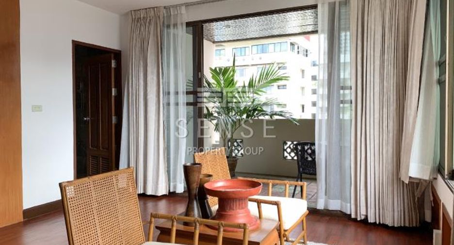 For rent 4 bedrooms condo in Watthana, Bangkok