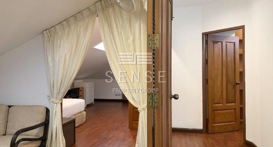 For rent 4 bedrooms condo in Watthana, Bangkok