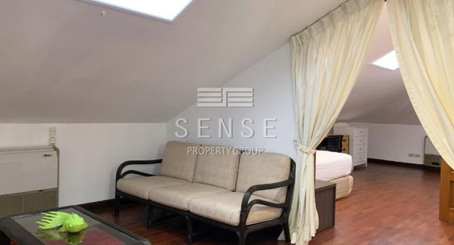 For rent 4 bedrooms condo in Watthana, Bangkok