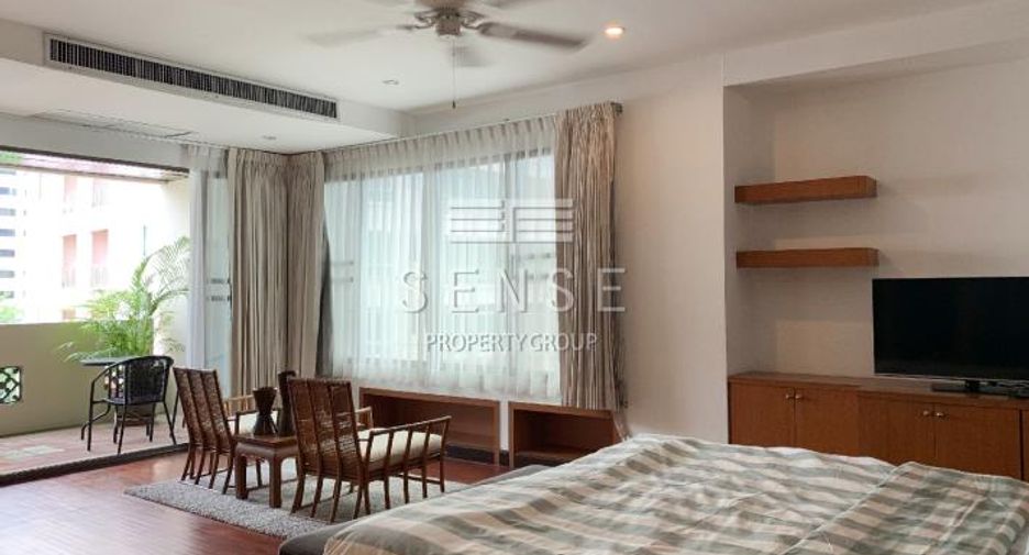 For rent 4 bedrooms condo in Watthana, Bangkok
