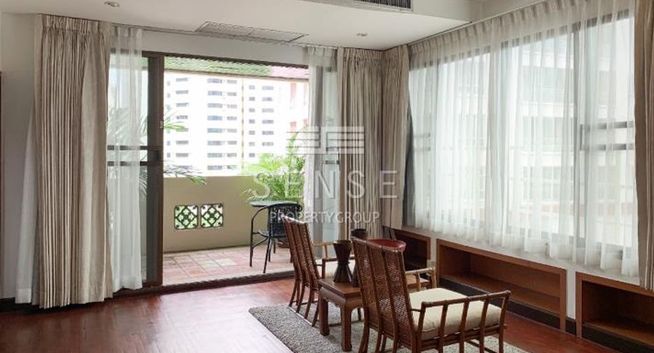 For rent 4 bedrooms condo in Watthana, Bangkok
