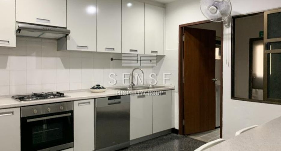 For rent 4 bedrooms condo in Watthana, Bangkok