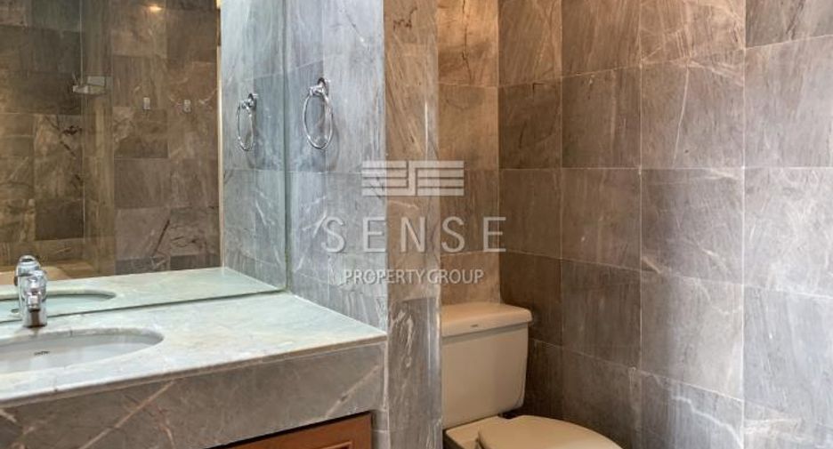 For rent 4 bedrooms condo in Watthana, Bangkok