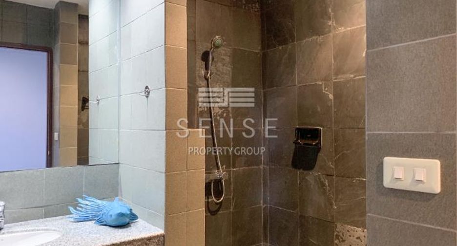 For rent 4 bedrooms condo in Watthana, Bangkok