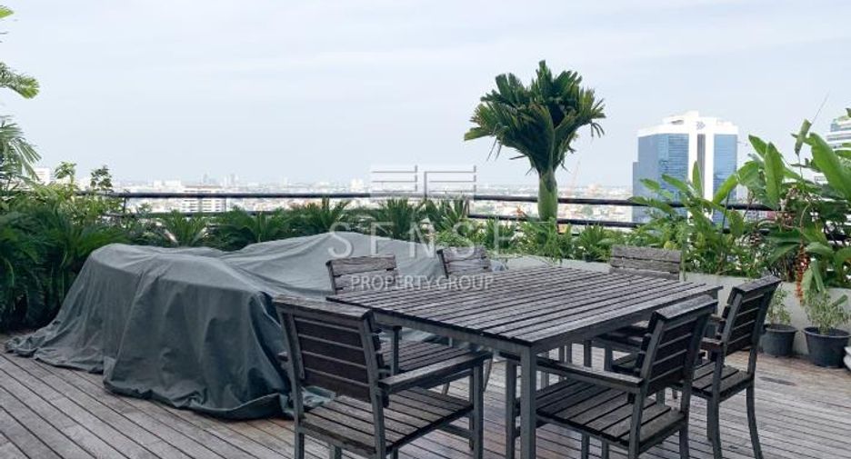 For sale 4 bedrooms condo in Watthana, Bangkok