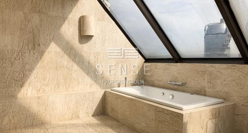 For sale 4 bedrooms condo in Watthana, Bangkok