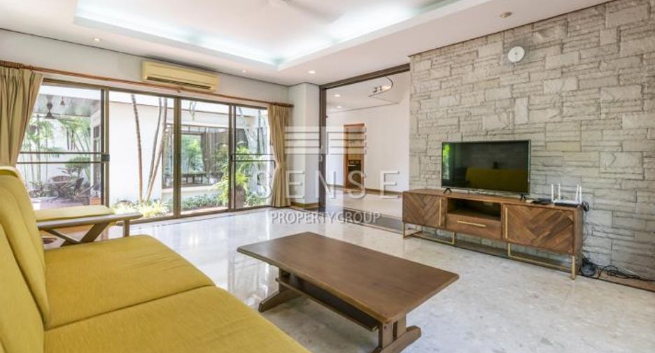 For rent 4 bedrooms house in Saphan Sung, Bangkok