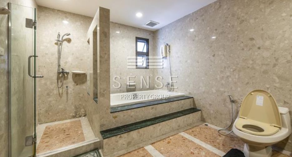 For rent 4 bedrooms house in Saphan Sung, Bangkok