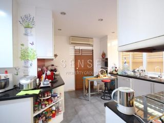 Haus zur Miete mit 4 Zimmer in Khlong Toei, Bangkok