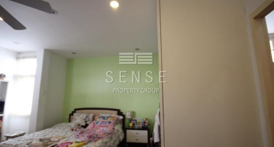Haus zur Miete mit 4 Zimmer in Khlong Toei, Bangkok