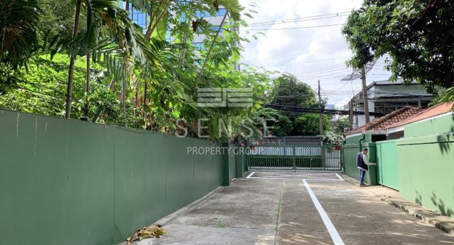 For rent 5 bedrooms house in Sathon, Bangkok