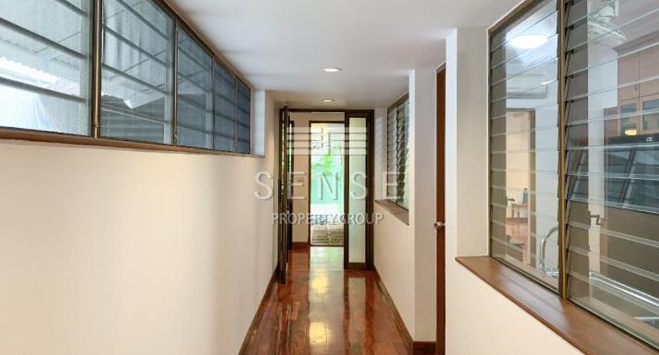 For rent 5 bedrooms house in Sathon, Bangkok