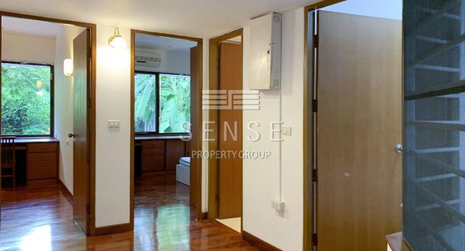 For rent 5 bedrooms house in Sathon, Bangkok