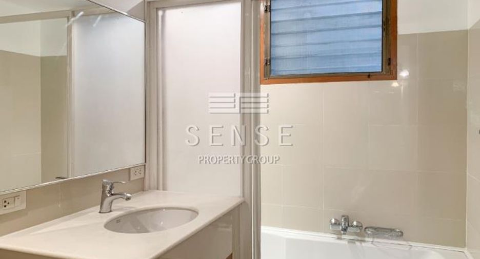 For rent 5 bedrooms house in Sathon, Bangkok
