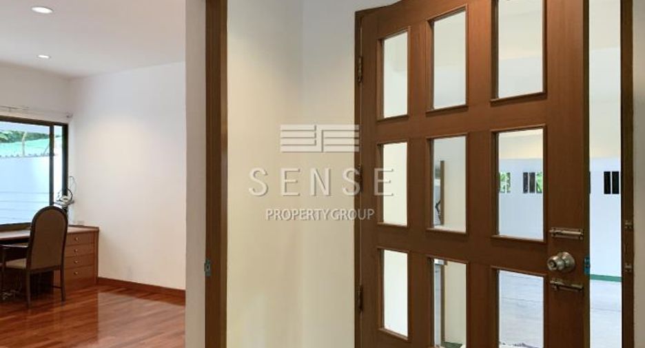 For rent 5 bedrooms house in Sathon, Bangkok