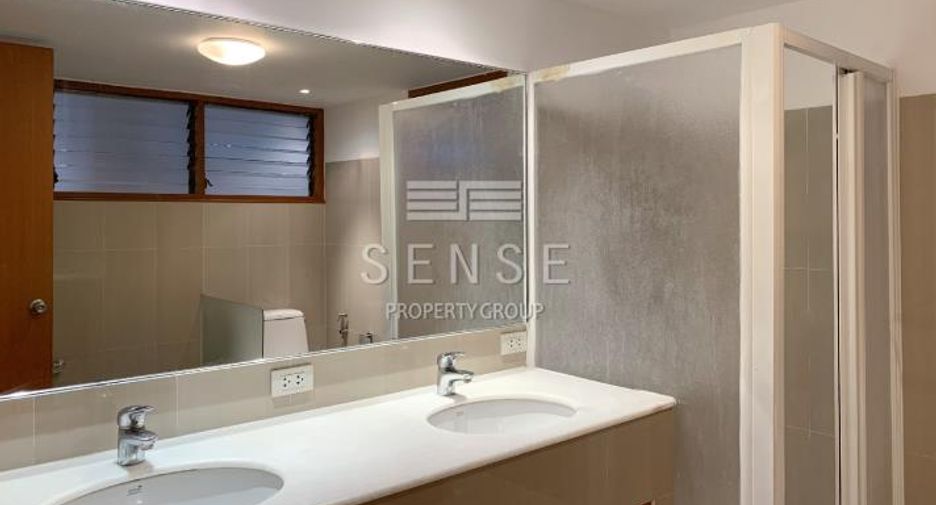For rent 5 bedrooms house in Sathon, Bangkok