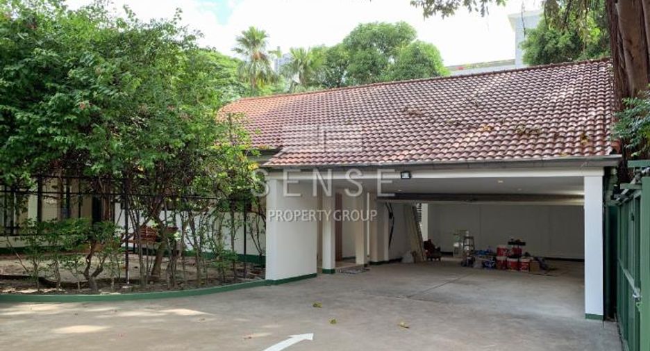 For rent 5 bedrooms house in Sathon, Bangkok