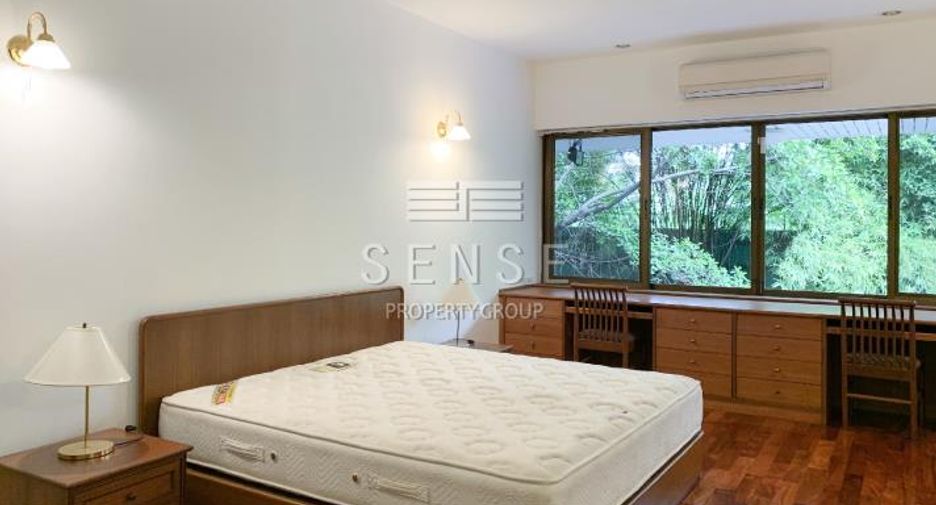 For rent 5 bedrooms house in Sathon, Bangkok