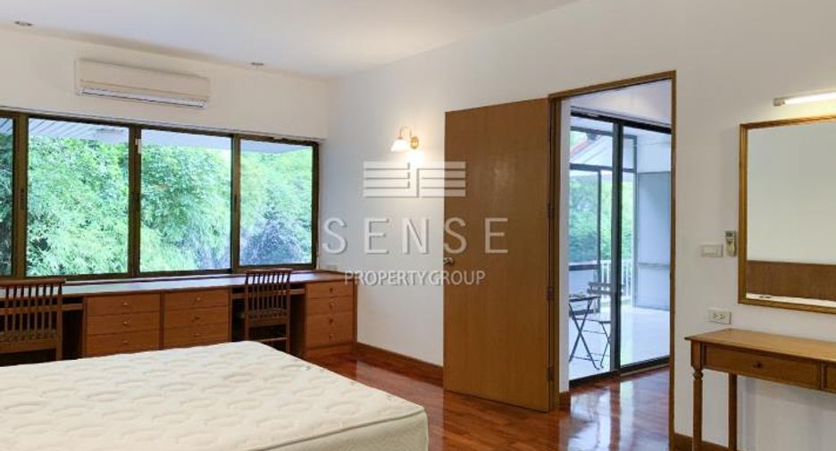 For rent 5 bedrooms house in Sathon, Bangkok