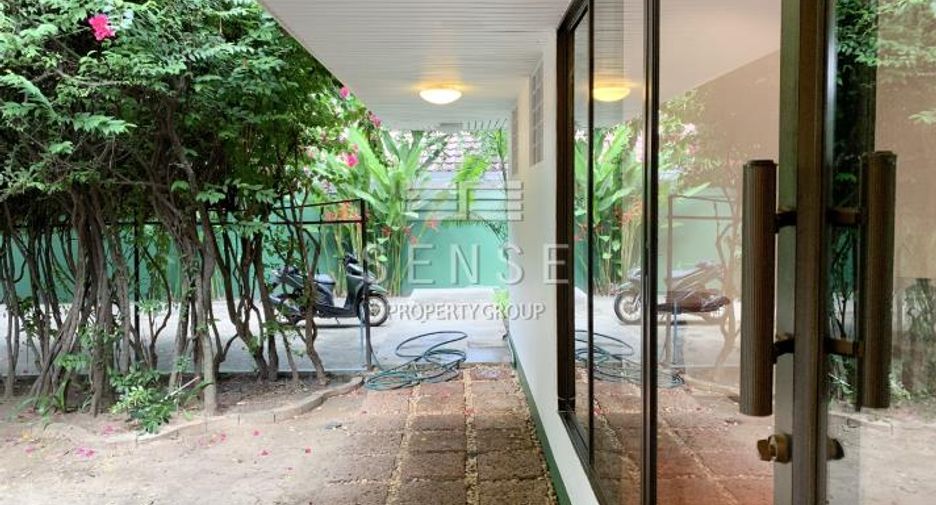 For rent 5 bedrooms house in Sathon, Bangkok