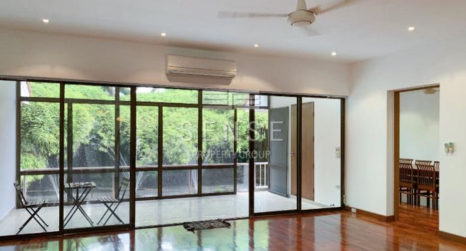 For rent 5 bedrooms house in Sathon, Bangkok