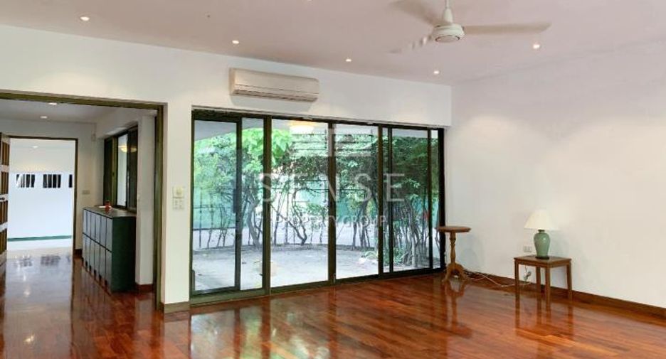 For rent 5 bedrooms house in Sathon, Bangkok