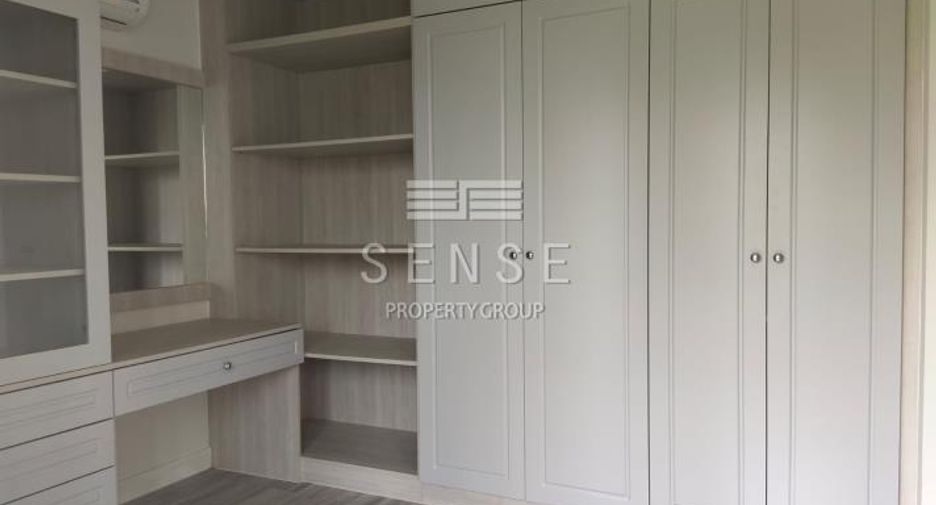 For rent 4 bedrooms house in Khlong Toei, Bangkok