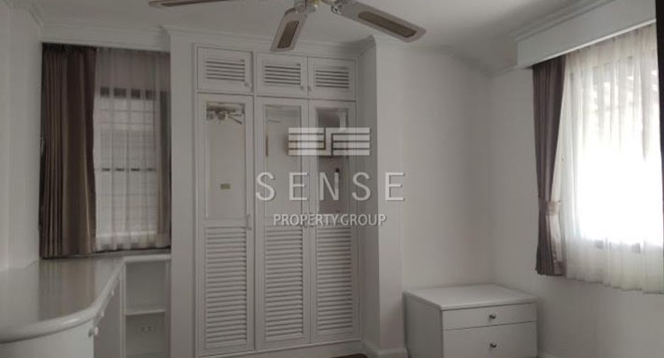 For rent 4 bedrooms house in Khlong Toei, Bangkok