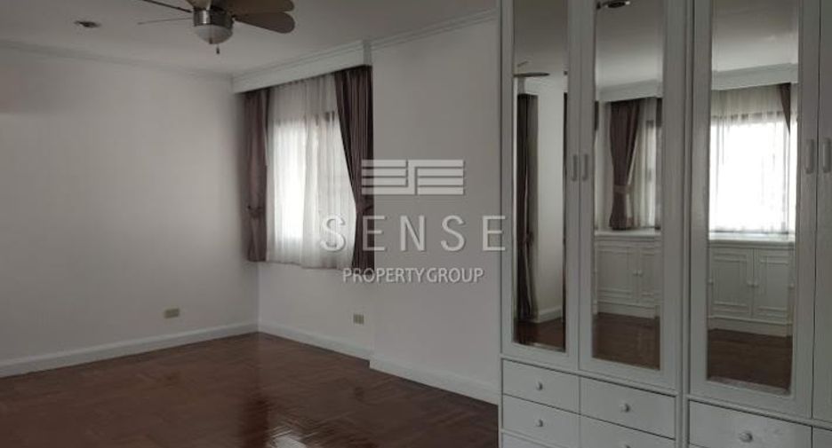 For rent 4 bedrooms house in Khlong Toei, Bangkok