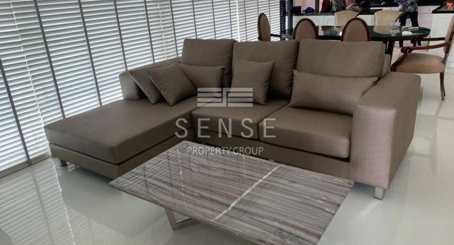 For rent 2 bedrooms condo in Watthana, Bangkok