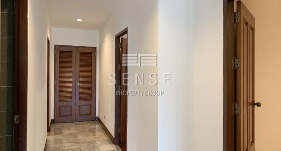 For rent 3 bedrooms condo in Watthana, Bangkok