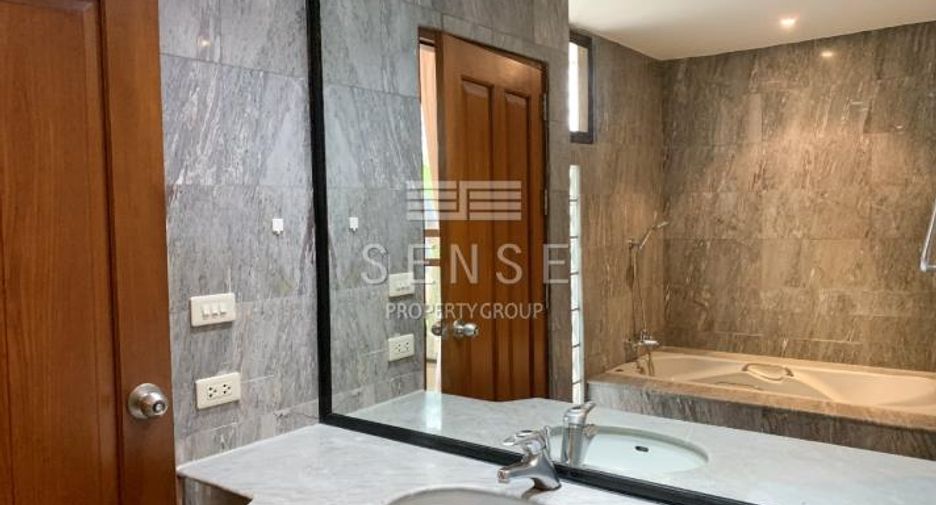 For rent 3 bedrooms condo in Watthana, Bangkok