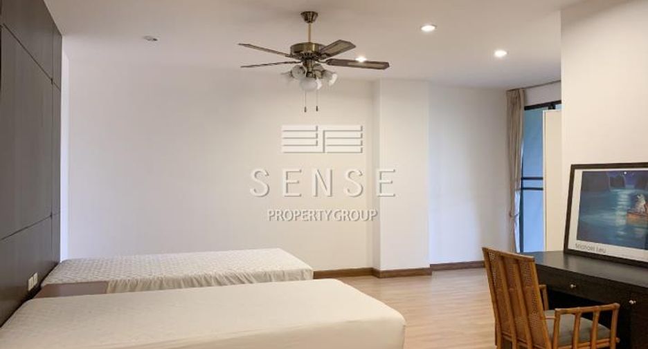 For rent 3 bedrooms condo in Watthana, Bangkok