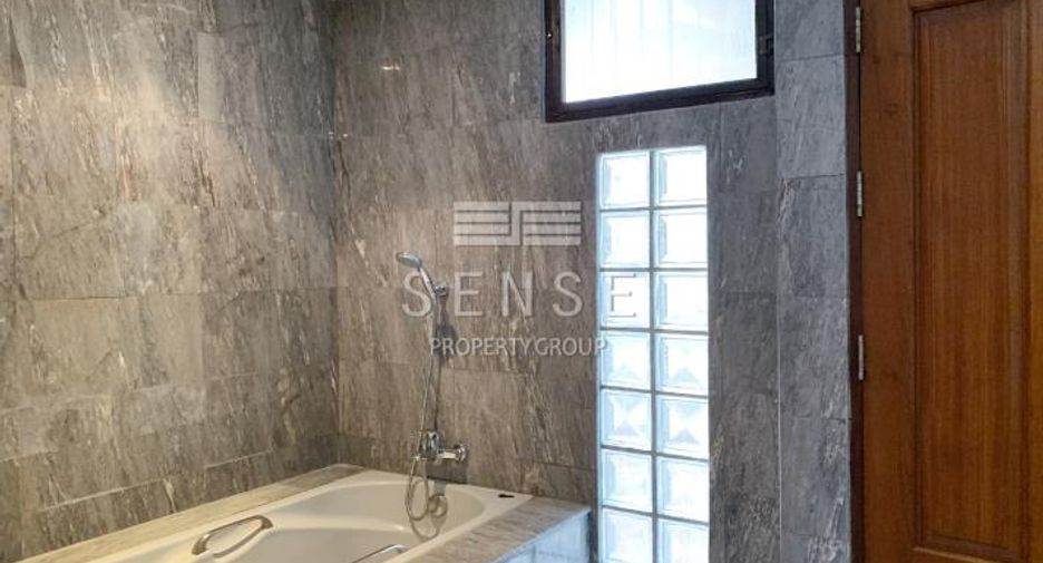For rent 3 bedrooms condo in Watthana, Bangkok
