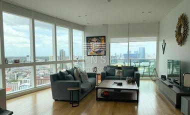 For rent 3 bedrooms condo in Khlong Toei, Bangkok