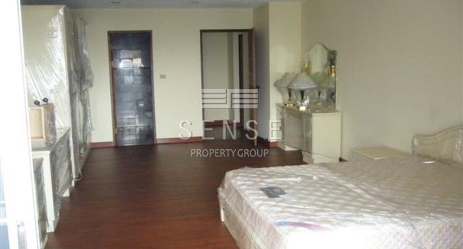 For rent 2 bedrooms condo in Sathon, Bangkok