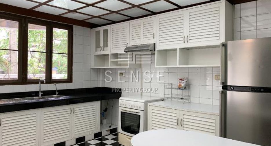 For rent 3 bedrooms house in Pathum Wan, Bangkok