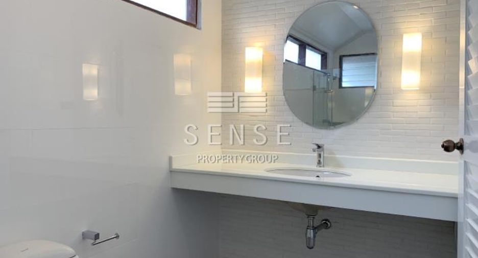 For rent 3 bedrooms house in Pathum Wan, Bangkok