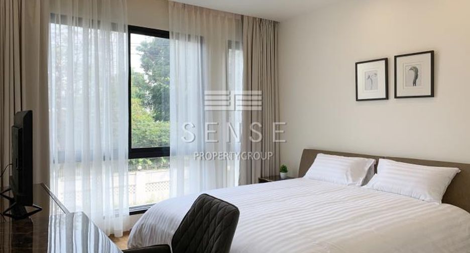 For rent 3 bedrooms condo in Khlong Toei, Bangkok