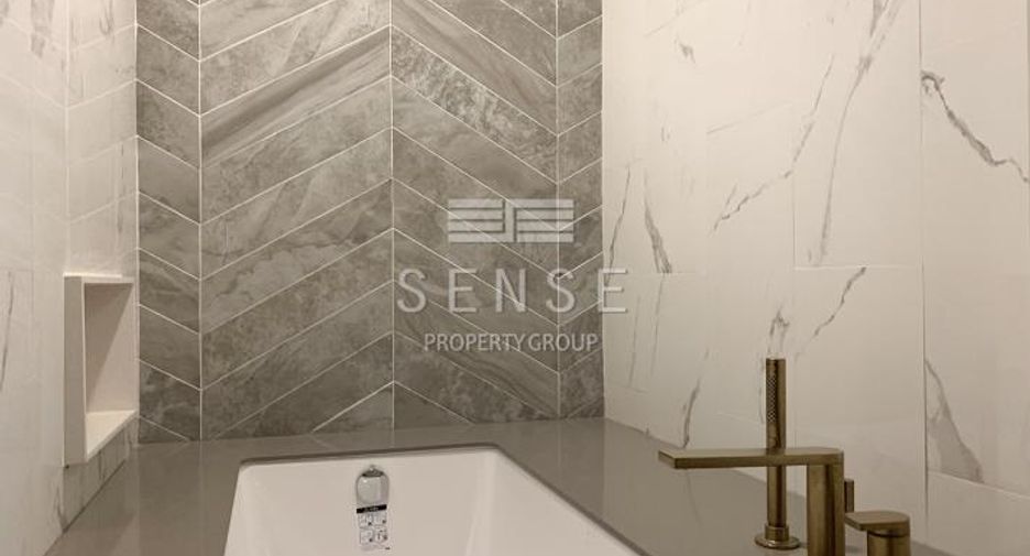 For rent 3 bedrooms condo in Khlong Toei, Bangkok