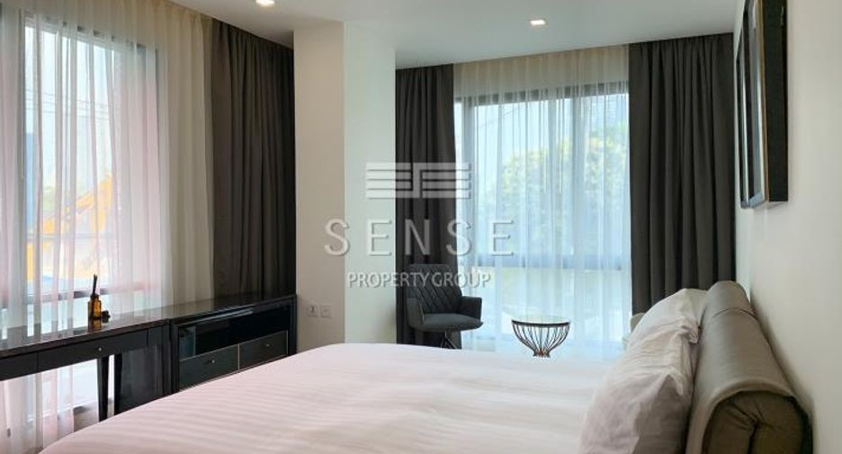 For rent 3 bedrooms condo in Khlong Toei, Bangkok