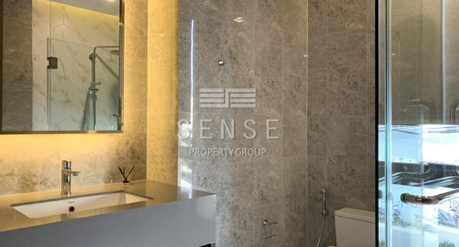 For rent 3 bedrooms condo in Khlong Toei, Bangkok