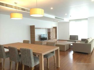 For rent 4 bedrooms condo in Watthana, Bangkok
