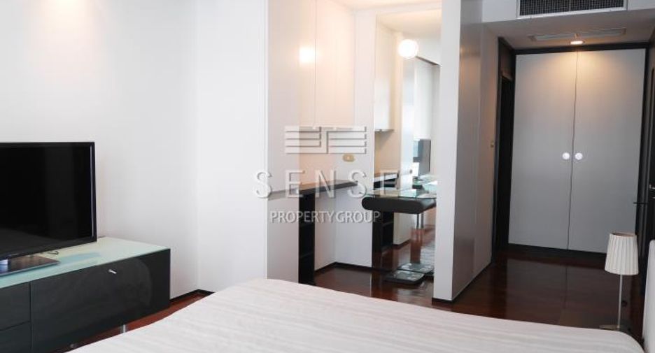 For rent 2 bedrooms condo in Pathum Wan, Bangkok