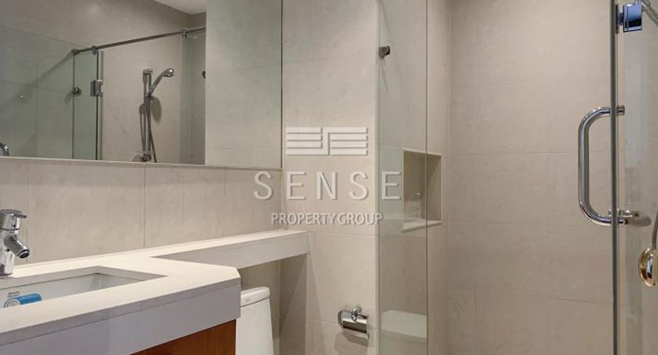 For rent 3 bedrooms condo in Pathum Wan, Bangkok