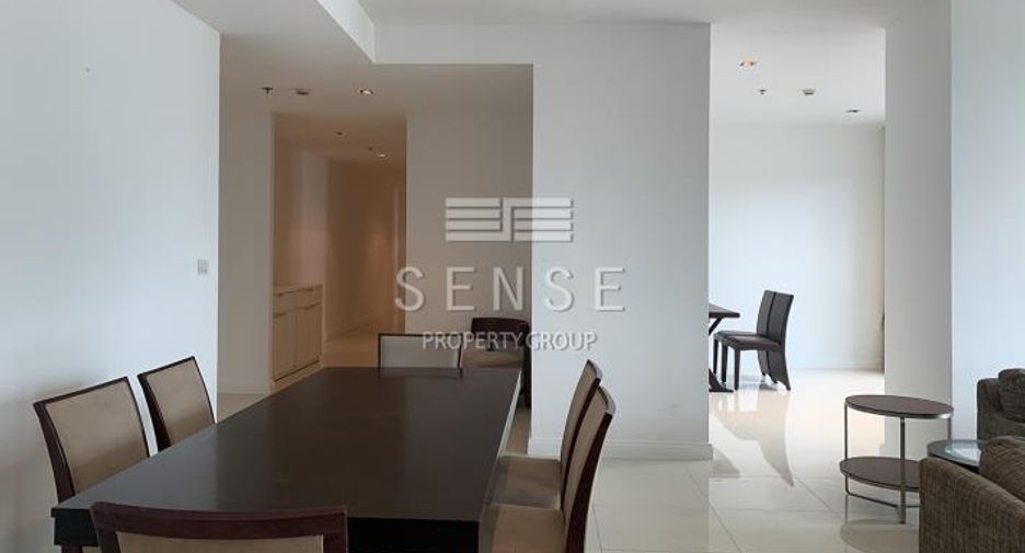 For rent 3 bedrooms condo in Pathum Wan, Bangkok