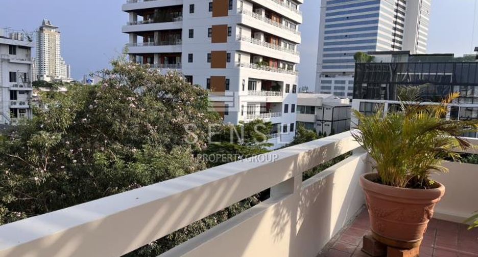 For rent 3 bedrooms condo in Sathon, Bangkok