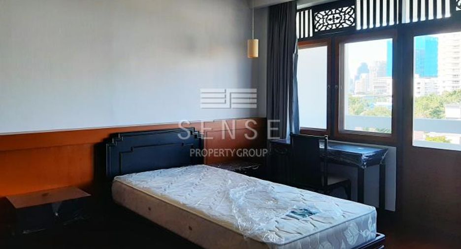 For rent 3 bedrooms condo in Sathon, Bangkok