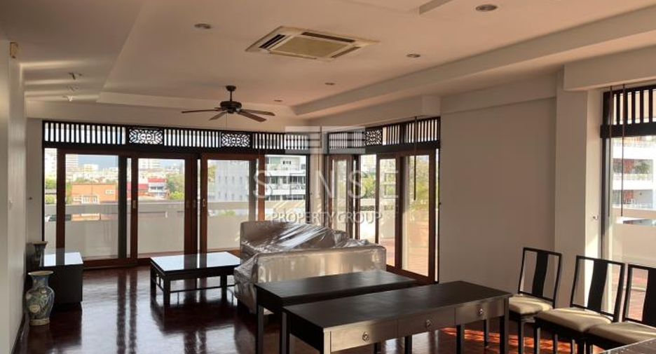 For rent 3 bedrooms condo in Sathon, Bangkok