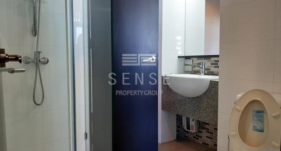 For rent 3 bedrooms condo in Sathon, Bangkok